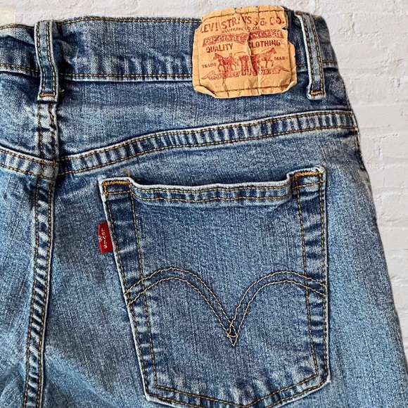 Levi’s Vintage 550 Relaxed Bootcut Womens Jeans - Picture 4 of 13